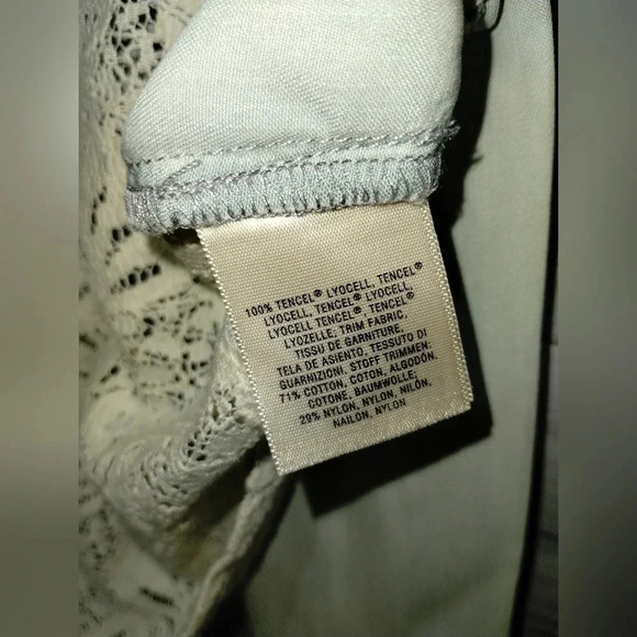 Holding Horses Anthropologie Chambray Top size Medium Lace Button Festival Rodeo - Picture 3 of 7